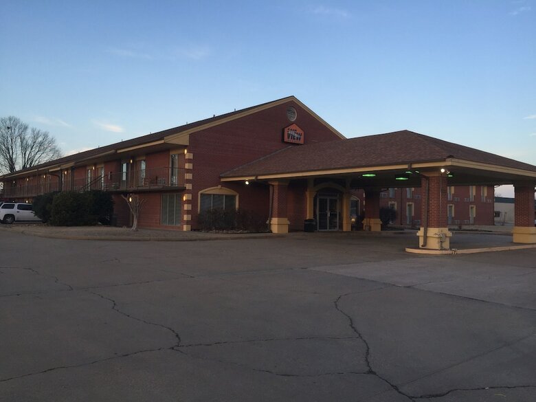 Hotel Fairview Inn & Suites
