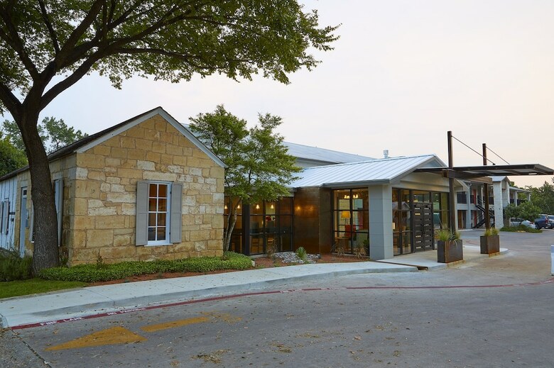 Hotel Fredericksburg Inn & Suites