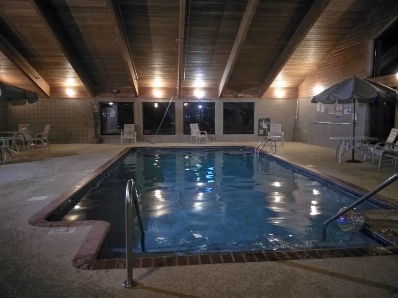 Madelia Hotel & Suites