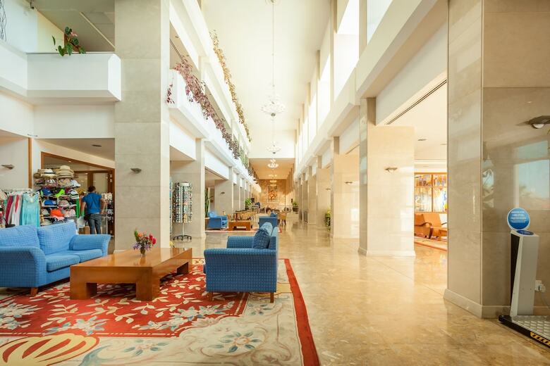Crown Resorts Horizon Hotel