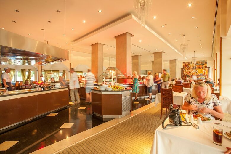 Crown Resorts Horizon Hotel