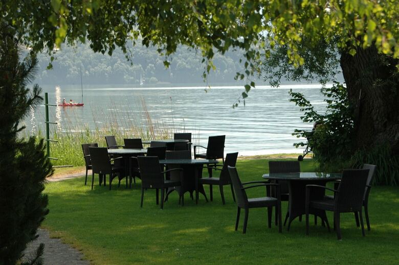 Schloss-hotel ? Swiss-chalet Merlischachen
