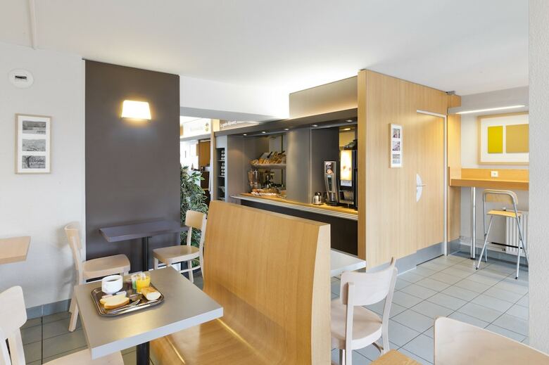 Hotel B&B H�tel Angers 1 Beaucouz�