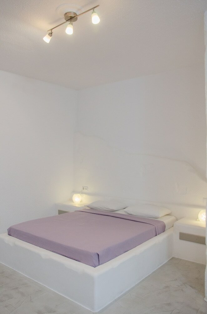 George & Irene Hotel