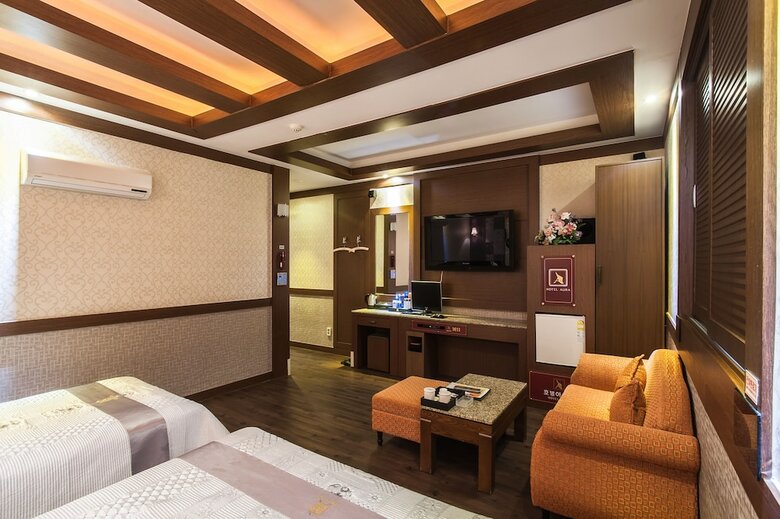 Hotel Aura