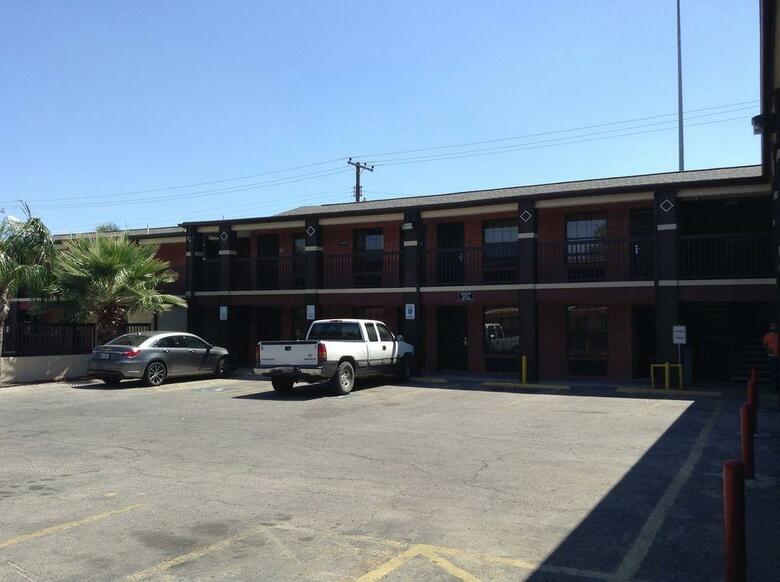 Hotel Laredo Executive Inn