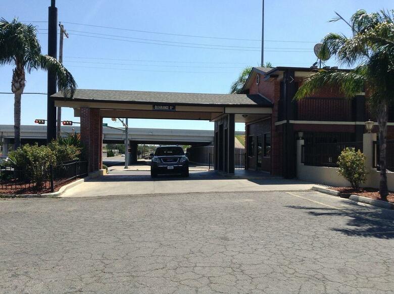 Hotel Laredo Executive Inn