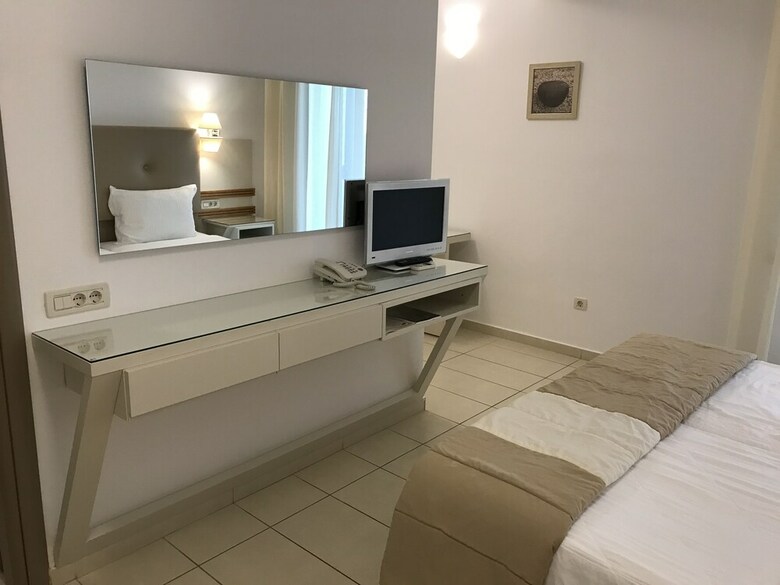 Aparthotel Lithos By Spyros & Flora