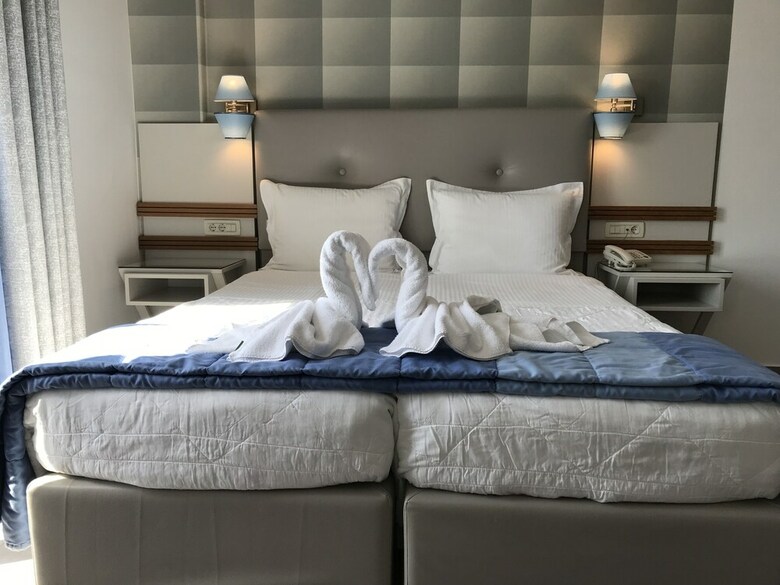 Aparthotel Lithos By Spyros & Flora