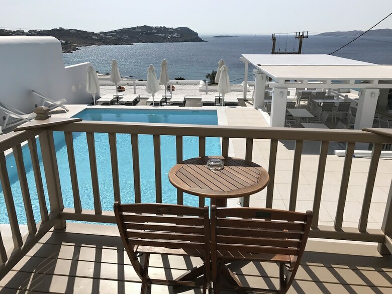 Aparthotel Lithos By Spyros & Flora