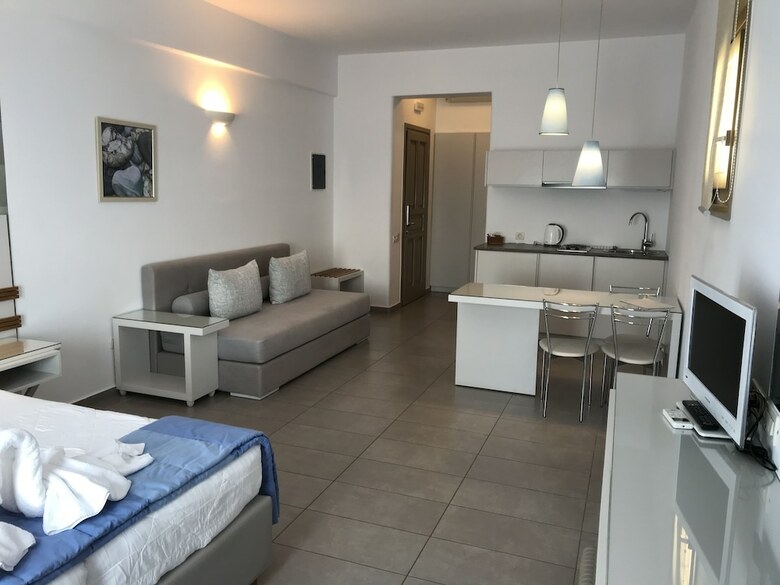 Aparthotel Lithos By Spyros & Flora