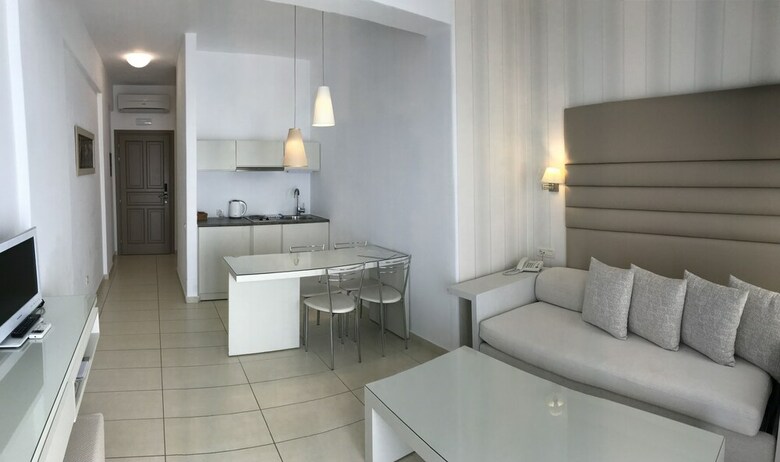 Aparthotel Lithos By Spyros & Flora