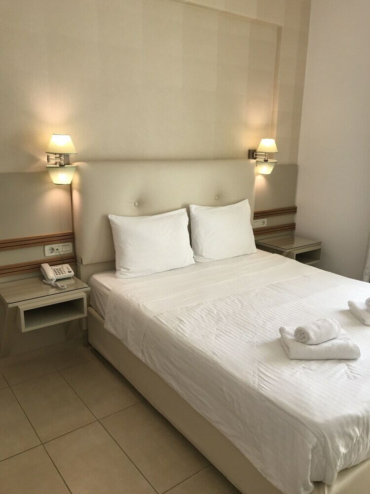 Aparthotel Lithos By Spyros & Flora