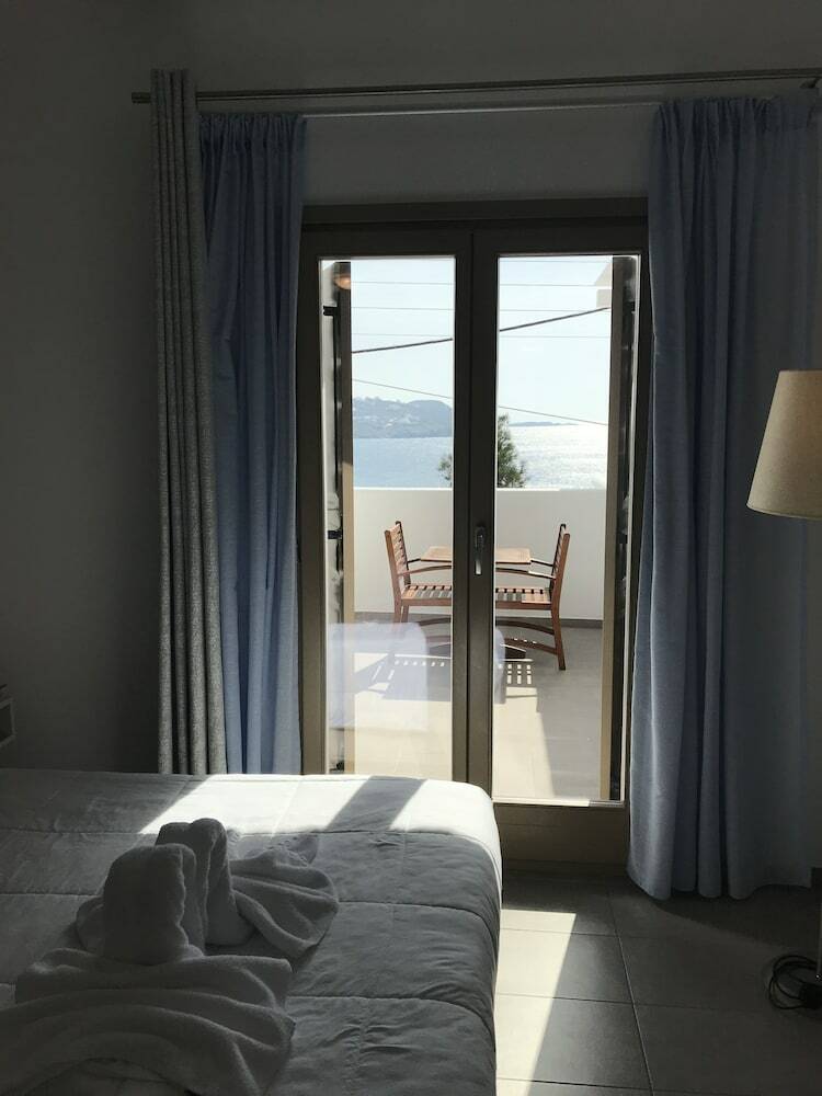 Aparthotel Lithos By Spyros & Flora