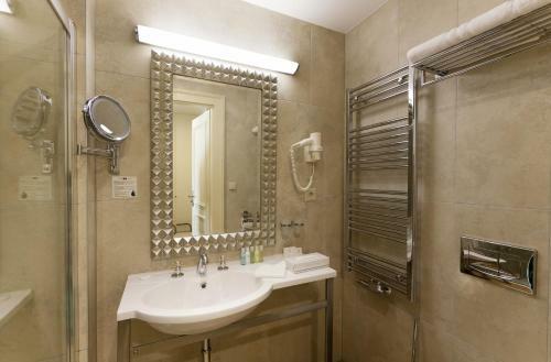 Grandhotel Ambassador - N�rodn� D?m