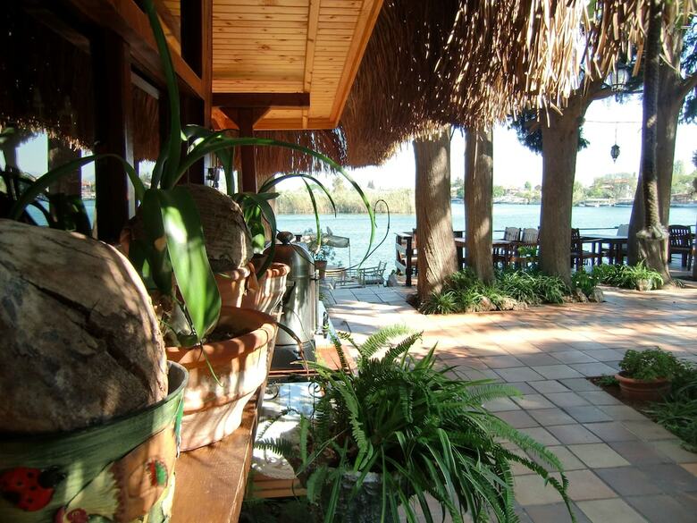 Happy Caretta Hotel