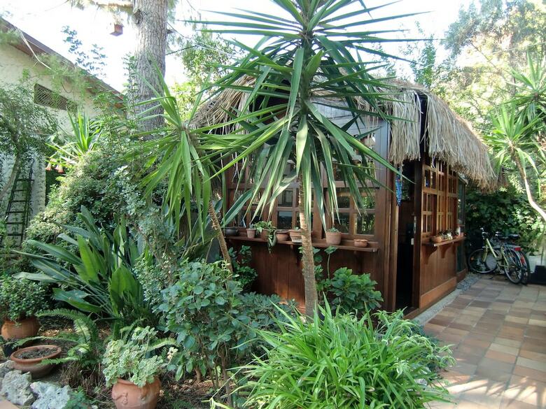Happy Caretta Hotel