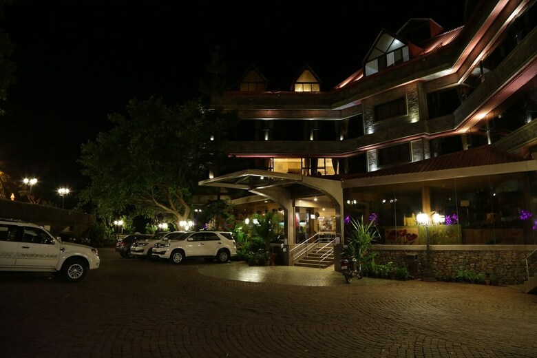 Ravine Hotel