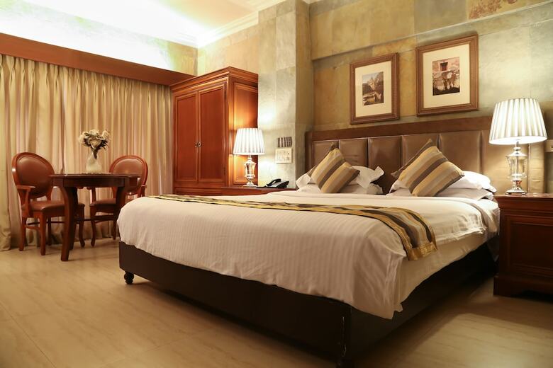 Ravine Hotel