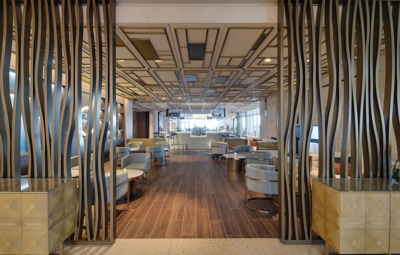 Hotel Carillon Miami Wellness Resort