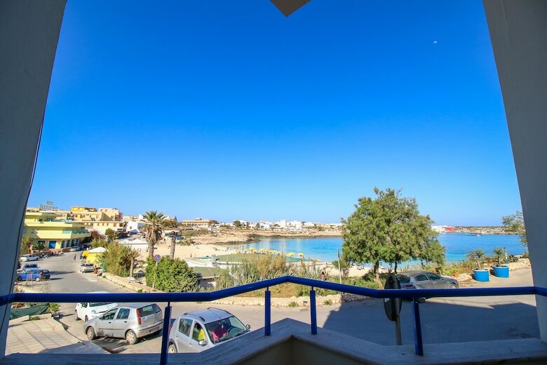 Hotel Il Faro Della Guitgia
