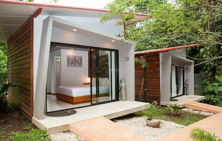 Tifakara Boutique Hotel & Birding Oasis