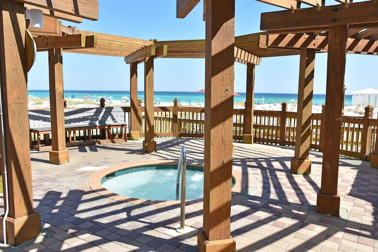 Pelican Beach Resort & Conference Center