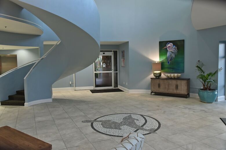 Pelican Beach Resort & Conference Center