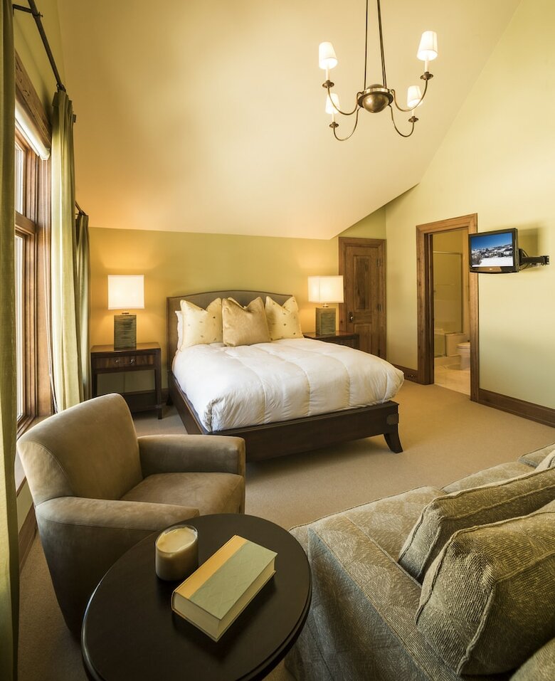 Bachelor Gulch Village