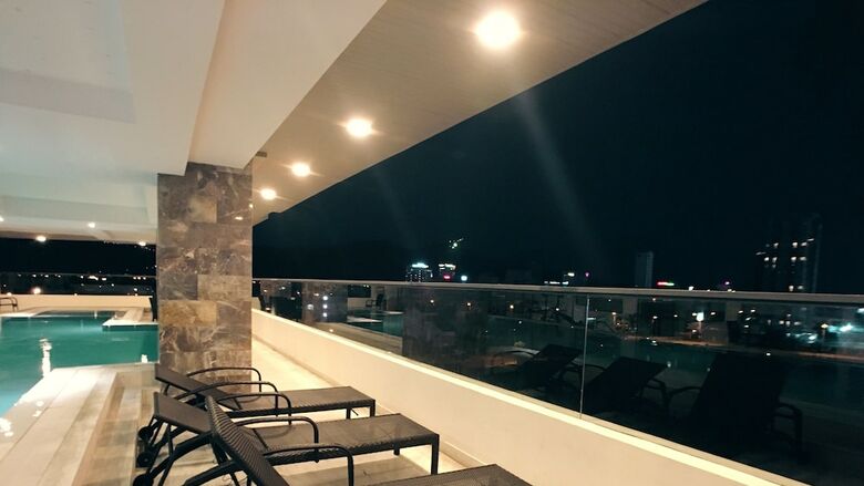 Sea Garden Hotel