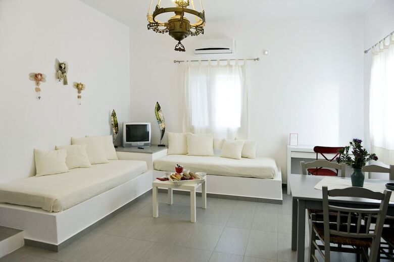 Apartamentos Tsakanos Home