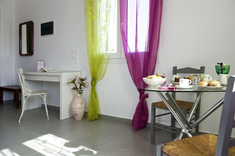 Apartamentos Tsakanos Home