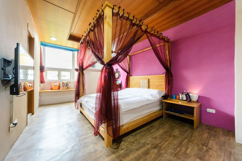 Hotel Owl Castle Bed And Breakfast