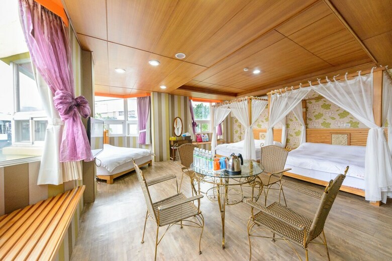 Hotel Owl Castle Bed And Breakfast