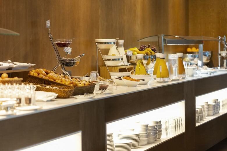 Hotel Aimia