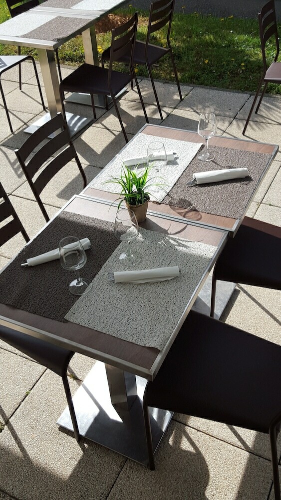 Hotel Campanile Lyon Est - A�roport Saint Exup�ry