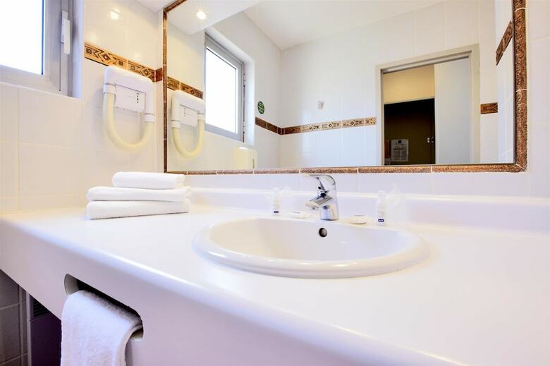Hotel H�tel Kyriad N�mes Centre