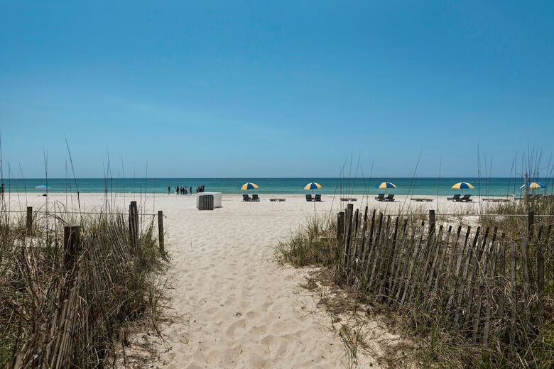 Hotel Beachbreak By The Sea
