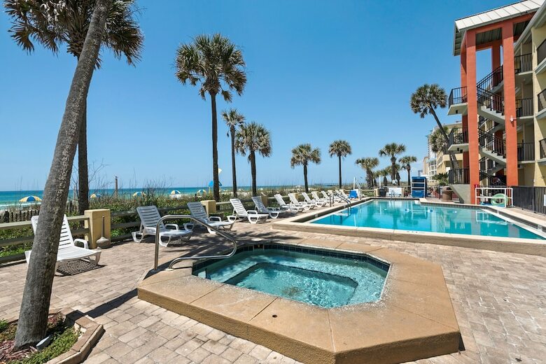 Hotel Beachbreak By The Sea