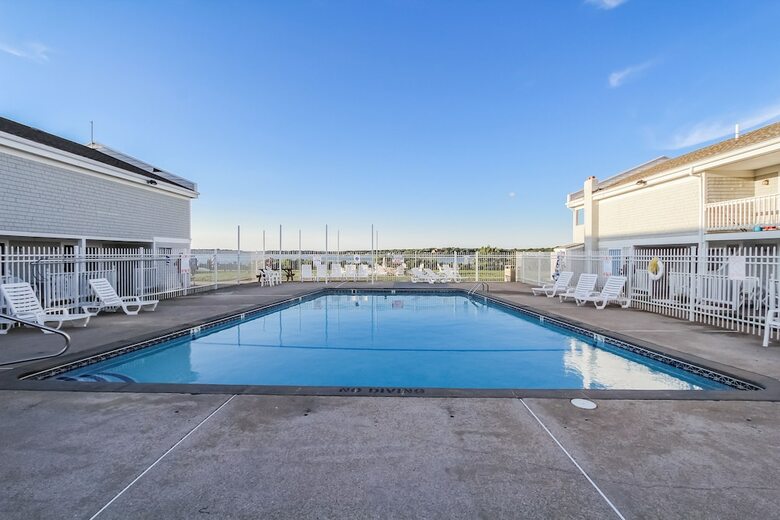 Innseason Resorts Surfside