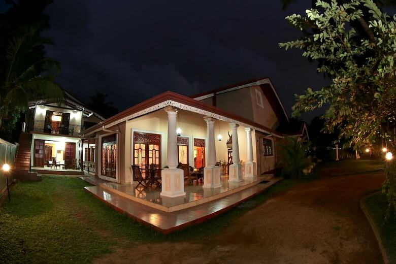 Hotel Airport Square Villa