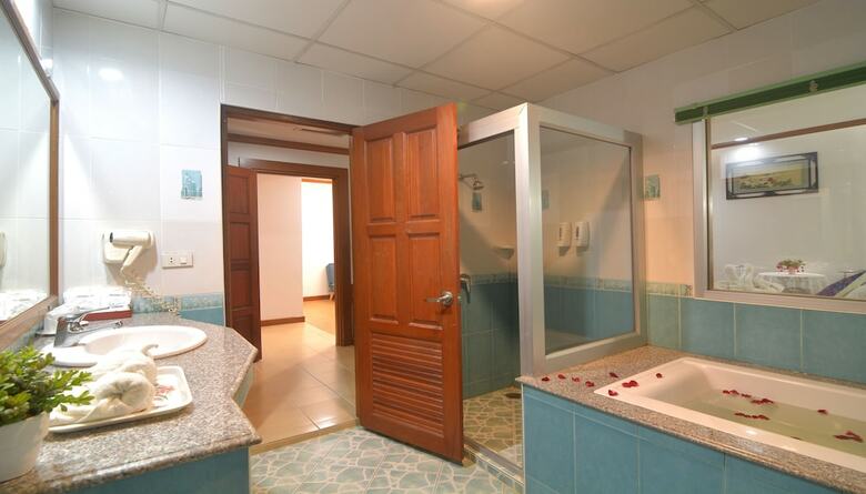 Chumphon Gardens Hotel