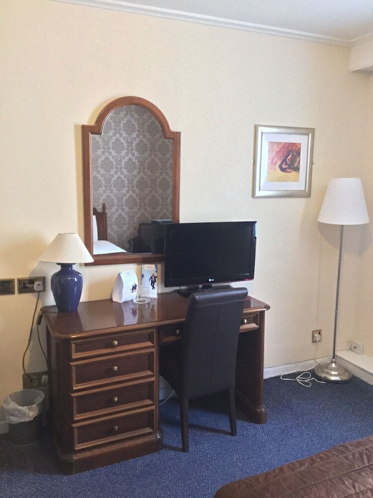 Hotel Ramada By Wyndham Crawley Gatwick