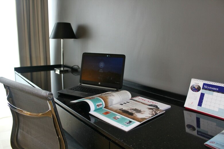 The Straits Hotel & Suites