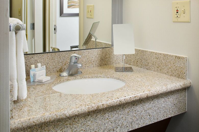 Hotel Courtyard By Marriott Richmond Airport