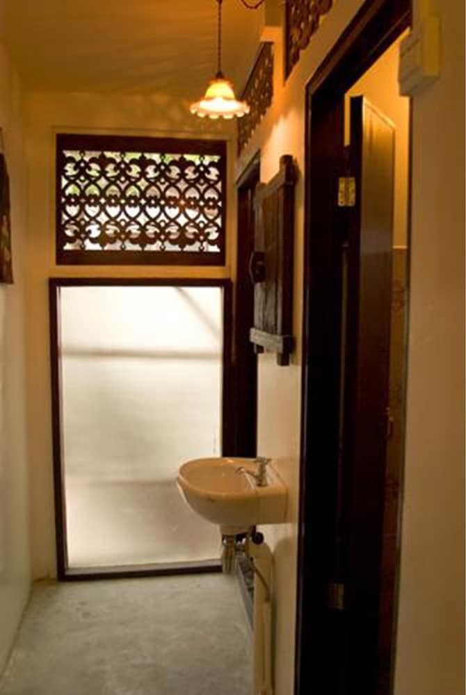 Hostal Yha Bangkok Airport - Hostel
