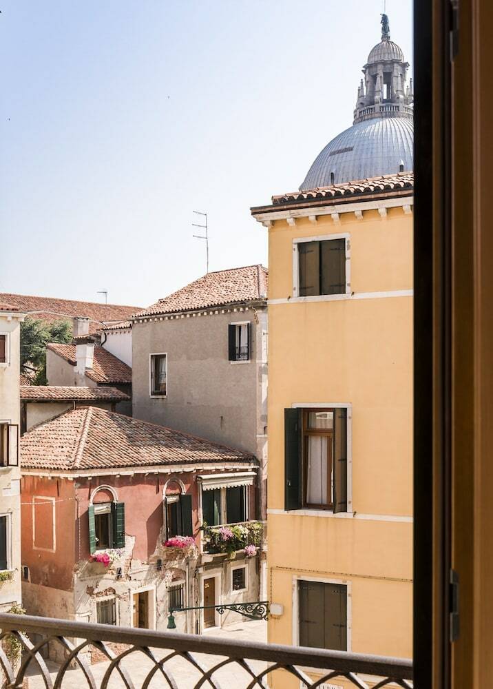 Accademia Charm Apartments