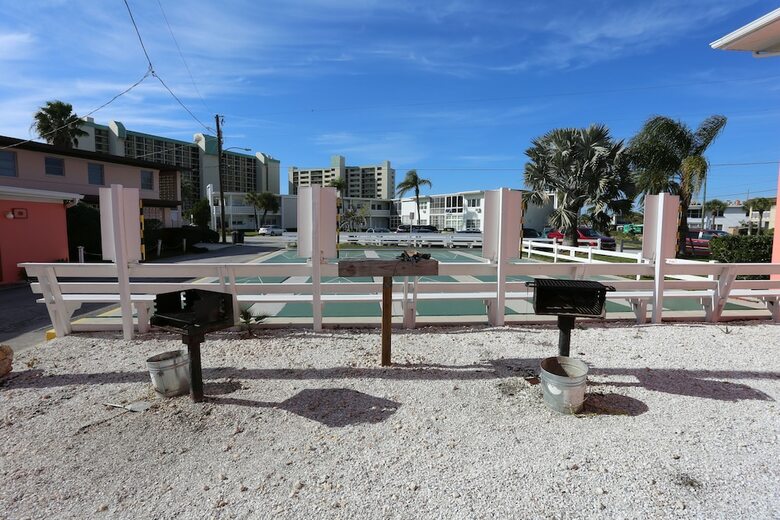 Hotel Gulf Winds Beach Resort