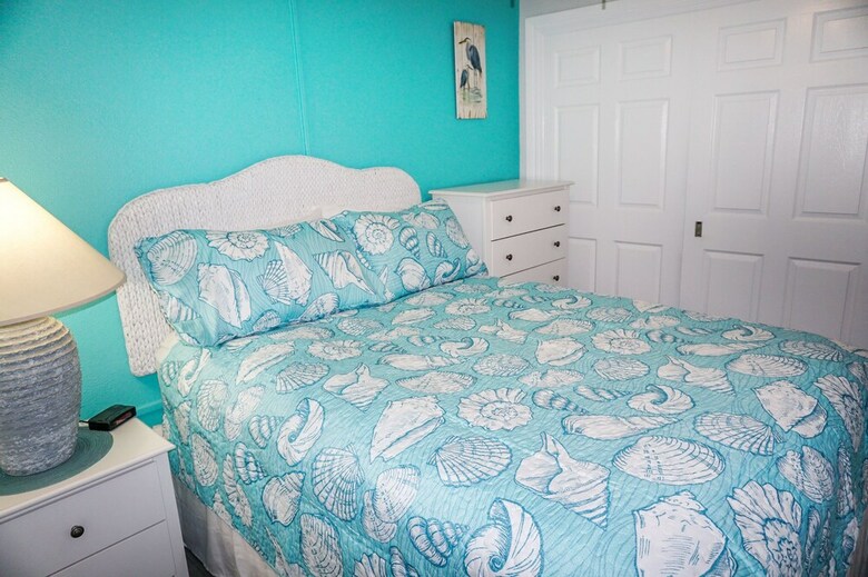 Hotel Gulf Winds Beach Resort