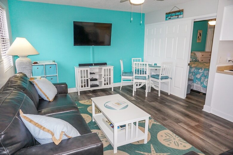 Hotel Gulf Winds Beach Resort